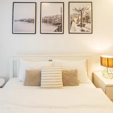 Apartament Charming & Cozy 1br Flat In The Heart Of