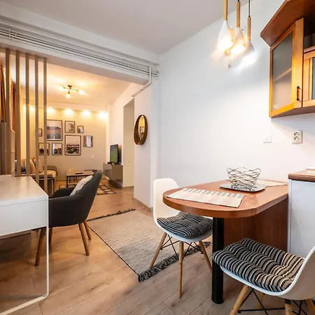 Charming & Cozy 1br Flat In The Heart Of Апартаменти