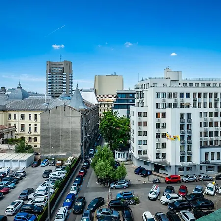 Апартаменти Charming & Cozy 1br Flat In The Heart Of *