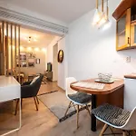 Charming & Cozy 1br Flat In The Heart Of Apartman